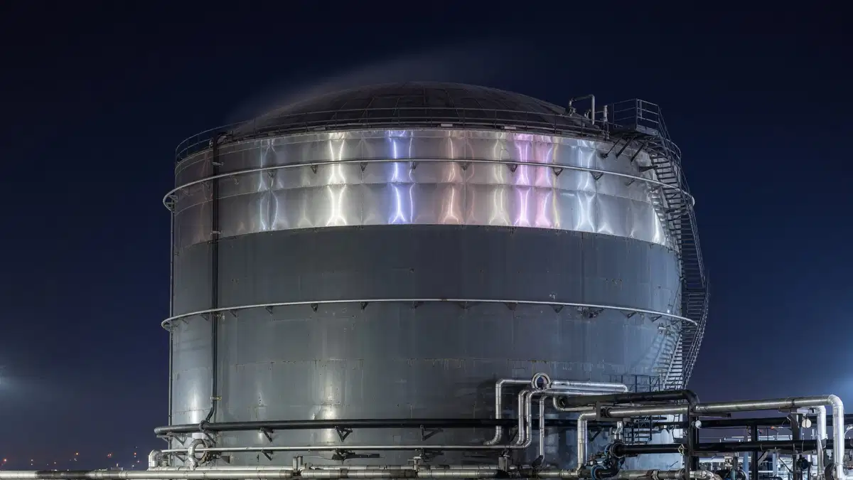 Adiponitrilo y HMDA: las dos sustancias químicas que determinan quién gana en el nylon 66